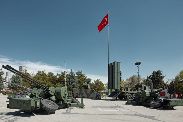 Savunma sanayiinde mühendislere 5 yıl şartı