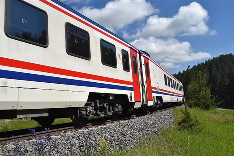 Demir yollarında bazı kritik hatlar bu yıl tamamlanacak