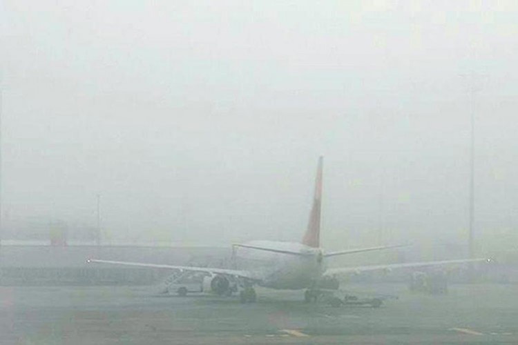 Diyarbakır'da uçak seferlerine sis engeli