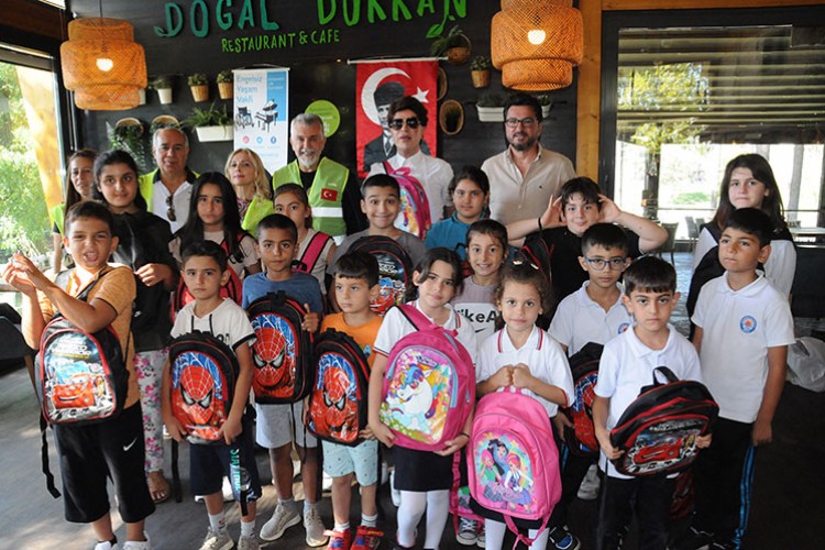 Önce yemek, sonra hediyeler