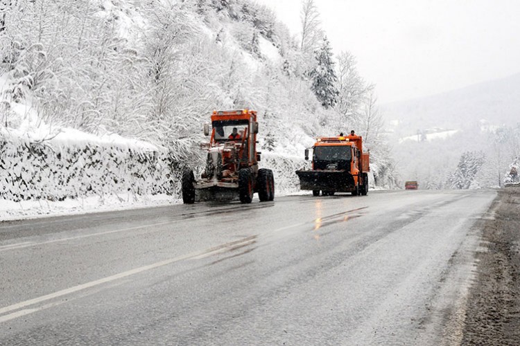 Ulaştırma ve Altyapı Bakanlığı buzlanmayla mücadeleye hazır