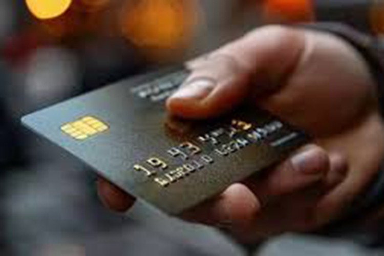 Kart borcunun tamamını ödeyemeyenlerin oranı %50'yi aştı