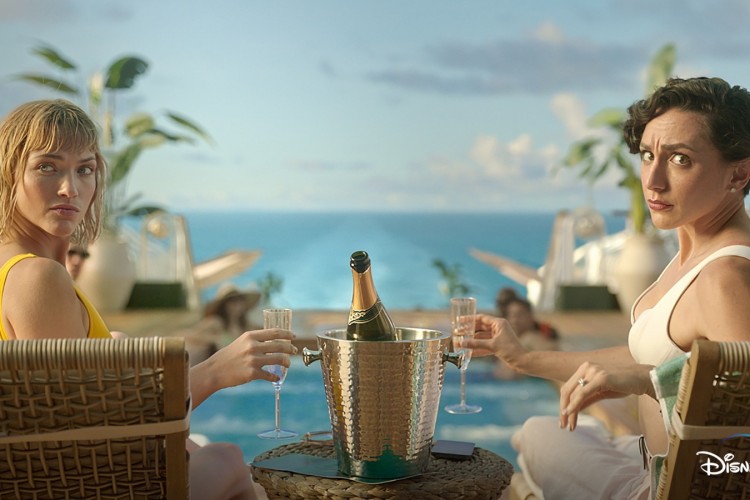 MERAKLA BEKLENEN 'DEATH AND OTHER DETAILS', TÜM BÖLÜMLERİYLE 5 MART'TAN İTİBAREN SADECE DISNEY+'TA