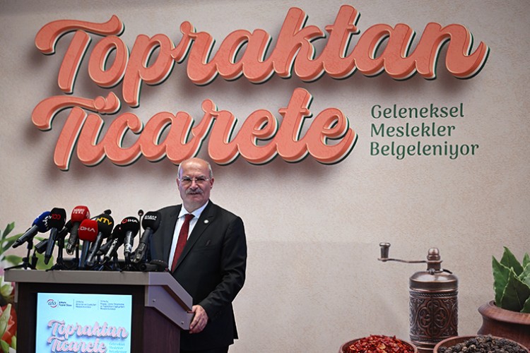 "Aktarlık ve çiçekçiliğin yeniden canlandırılması gerekir"