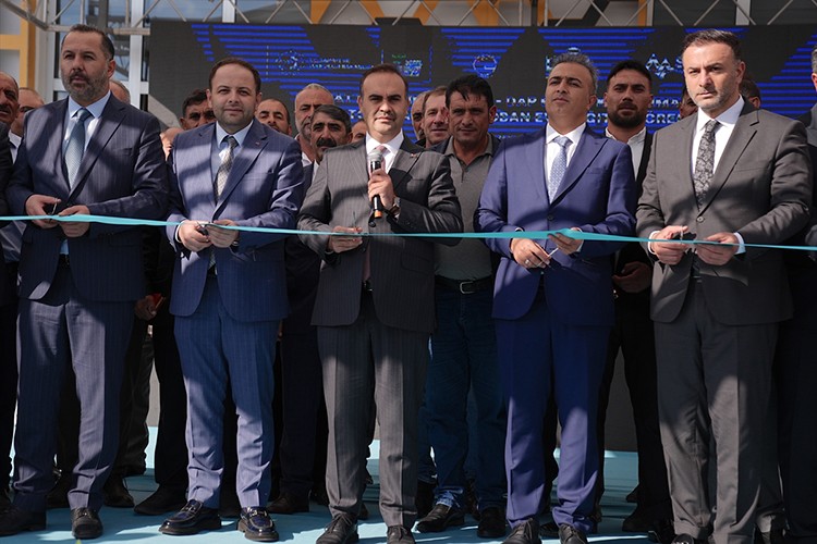 "Özgün çözümler geliştiren ve üreten bir Türkiye var"