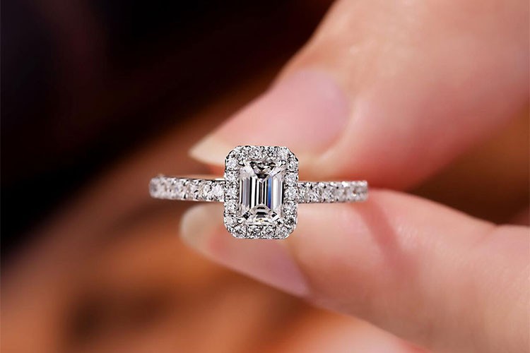 Tektaş ve baget taşlı yüzüklere ilgi yoğun