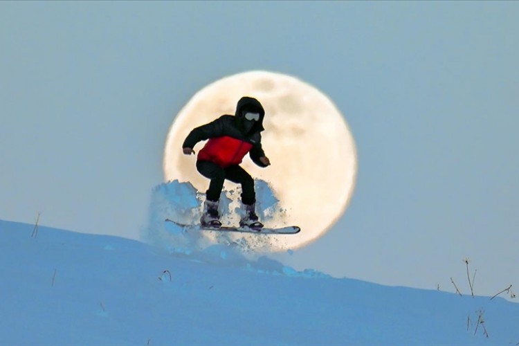Gençlik ve Spor Bakanlığı, gençleri 10 farklı ilde tematik kış kamplarında buluşturacak