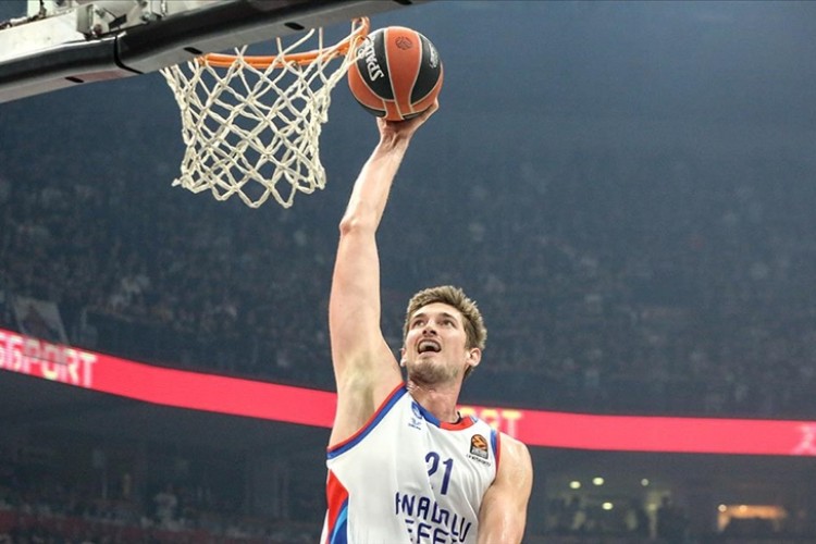 Anadolu Efes, Alman basketbolcu Tibor Pleiss'a veda etti