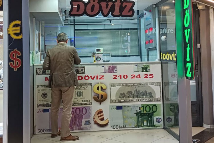 Dolar 33.94'ten açıldı