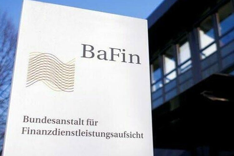 Almanya, Rus bankası VTB'nin kontrolünü kaldırdı