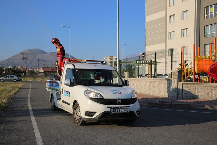 Haftanın 7 günü ilaçlama yapılıyor