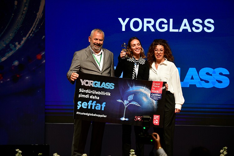 Yorglass ödülle döndü