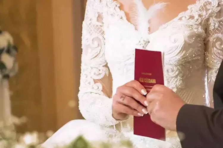 Trakya'da nikah dairelerinde "25.05.2025" yoğunluğu yaşandı