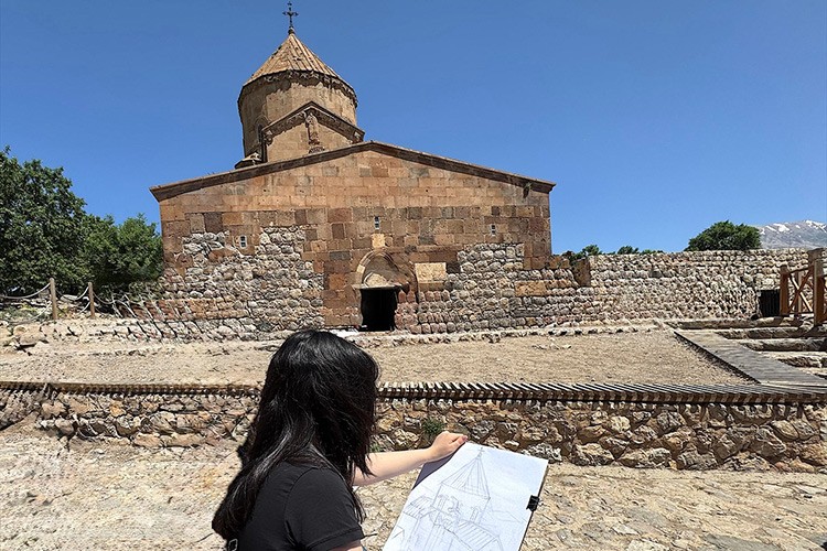 Akdamar Adası'nı bu yıl yaklaşık 60 bin kişi ziyaret etti