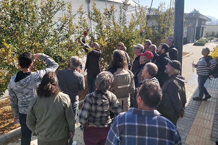 Çiftçi eğitimleri sürüyor