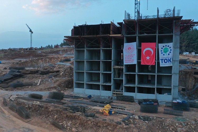 Mesai gece gündüz sürüyor