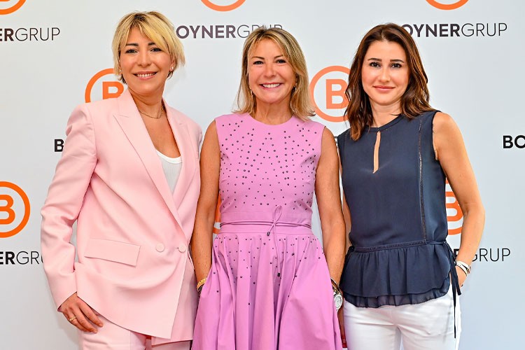 Geleceğin kadın liderlerini yetiştirmeye hazırlanıyorlar