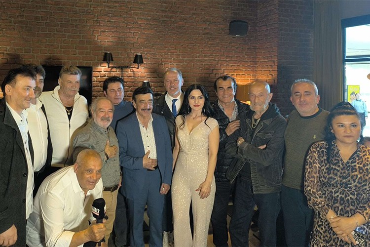 Yılın filmi için kollar sıvandı