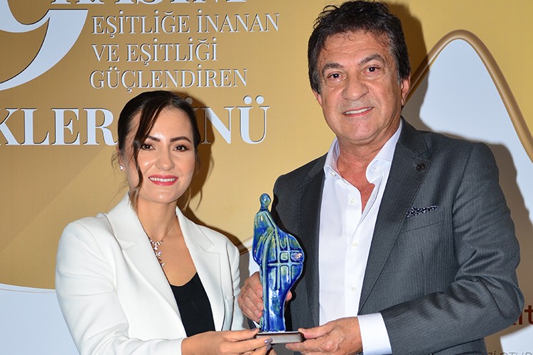 Eşitliğe inanan liderler ödüllendirildi