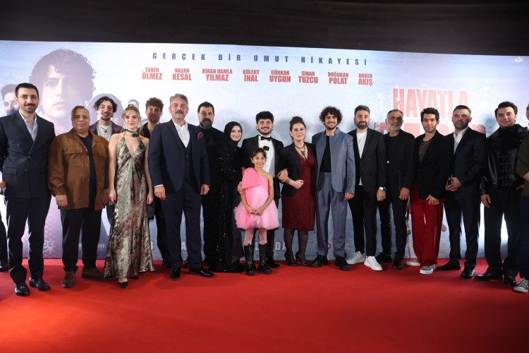 'HAYATLA BARIŞ' FİLMİNE YOĞUN İLGİ