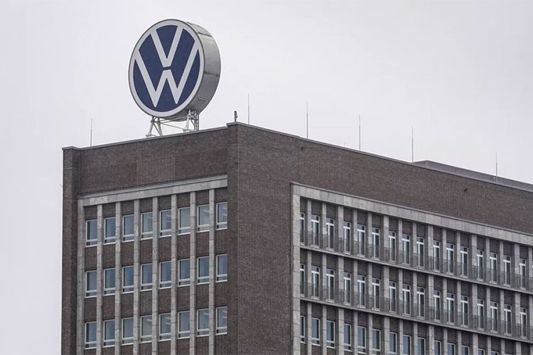 Volkswagen, Almanya'da 35 bin kişiyi işten çıkaracak