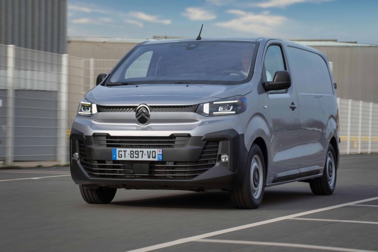 Stellantis Pro One'ın 12 Yeni Nesil Ticari Aracı Yollara Çıkmak İçin Gün Sayıyor!