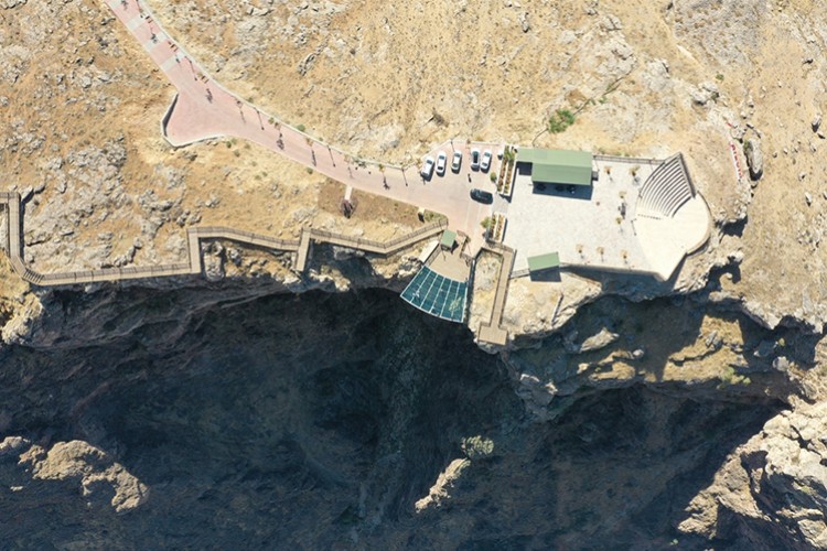 Cam seyir terasını 20 bin kişi ziyaret etti