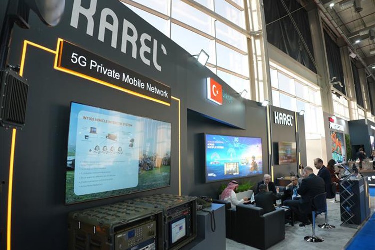 Karel'in askeri haberleşme sistemleri Riyad'da