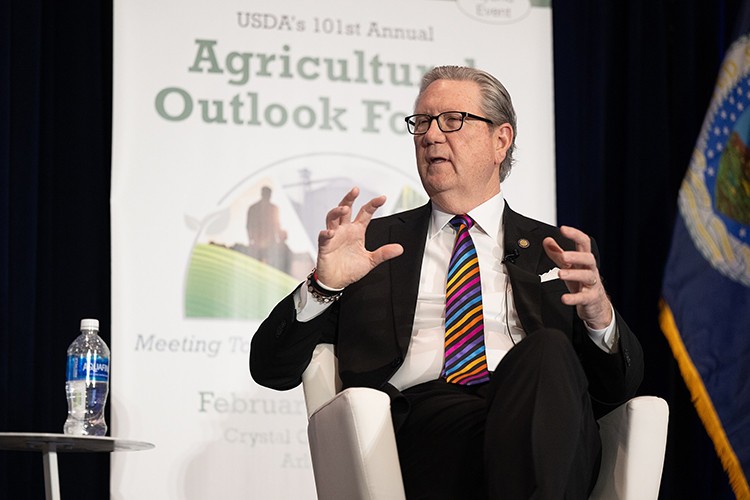 Faiz indirimine enflasyon endişeleriyle karşı çıkıyor