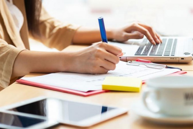 Çalışan annelere 325 euro destek projesine 5 günde 15 binden fazla başvuru