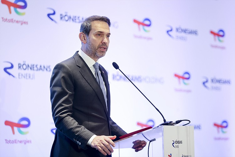 Bakan Bayraktar'dan yenilenebilir enerjiye ilişkin açıklama
