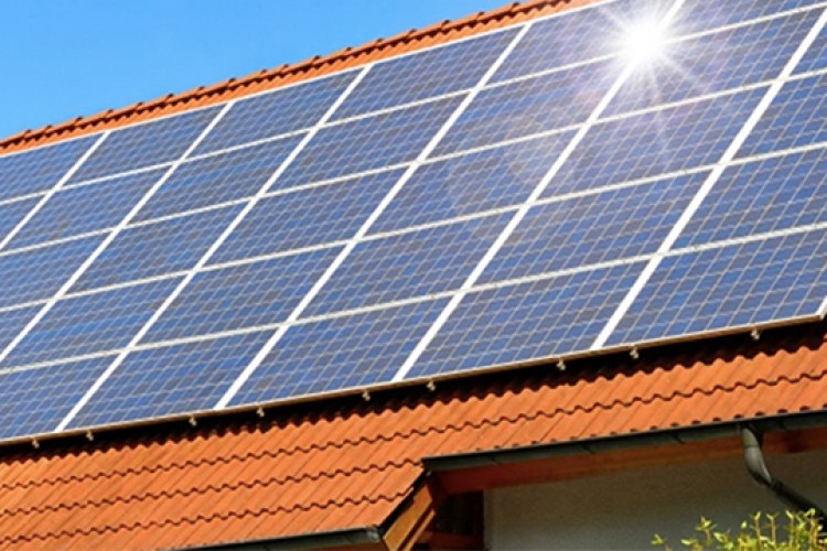 Çatı tipi güneş panelleri 36 milyon evin enerjisini karşılıyor