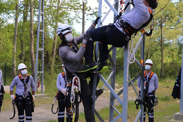 YEDAŞ çalışanları eğitimle zorlu görevlere hazırlanıyor