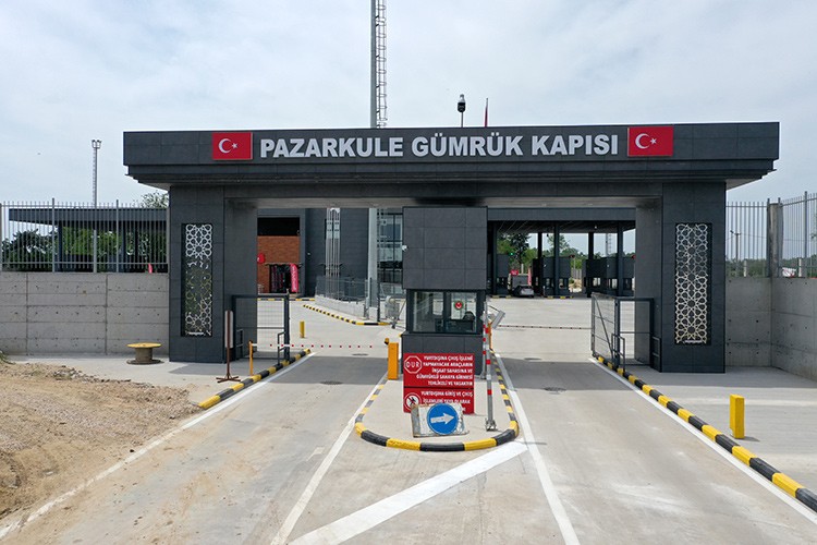 Pazarkule'de peron sayısı arttı, geçişler hızlandı