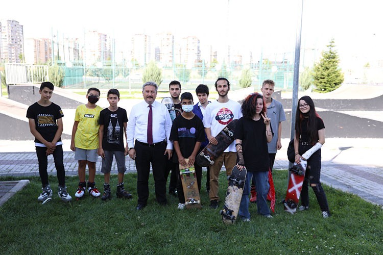 Başkan Palancıoğlu'ndan kaykay parkuru yenileme sözü