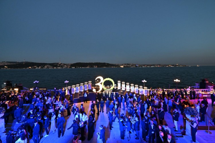 Saat&Saat'ten 30. Yılına Görkemli Kutlama