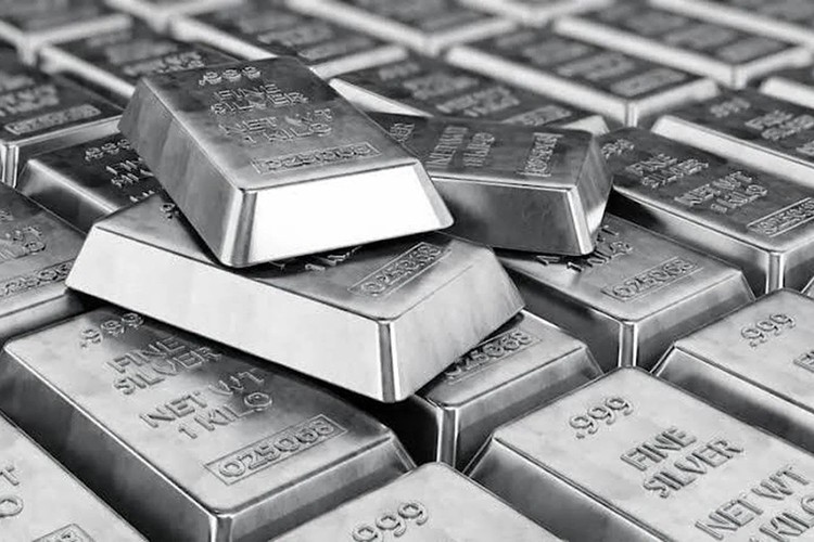 Gümüşün onsu rekorunu 103 doların üzerine çıkardı