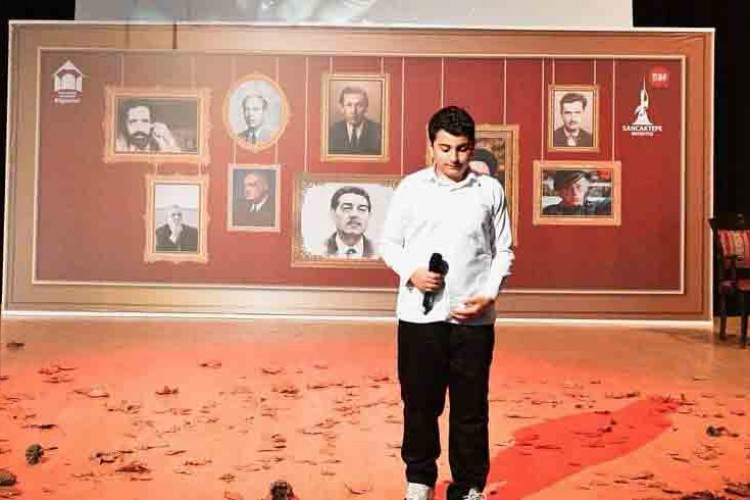 Bilgievi Öğrencilerinden Unutulmaz Şiir Dinletisi