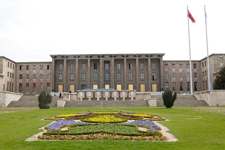 Yapılandırma Komisyondan geçti