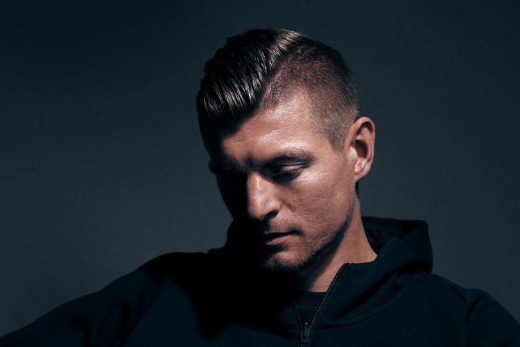 adidas Toni Kroos'un kariyerini 11PRO TK kramponu ile kutluyor