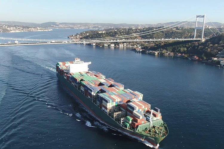 Türk boğazlarından 20 yılda 2 milyona yakın gemi geçti