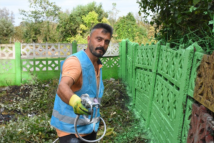 Eski yükümlü gönüllü olarak okullara hizmet ediyor
