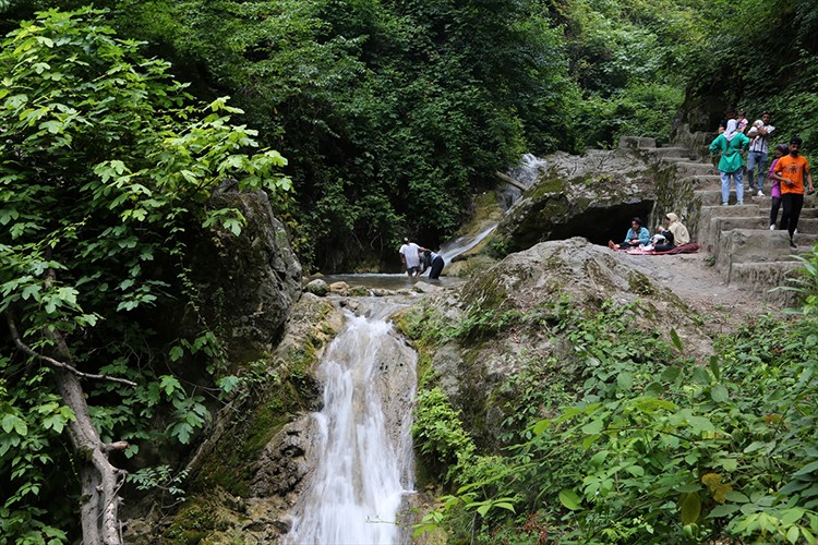 İranlılar bayramın tadını Hirkani Ormanlarında çıkarıyor
