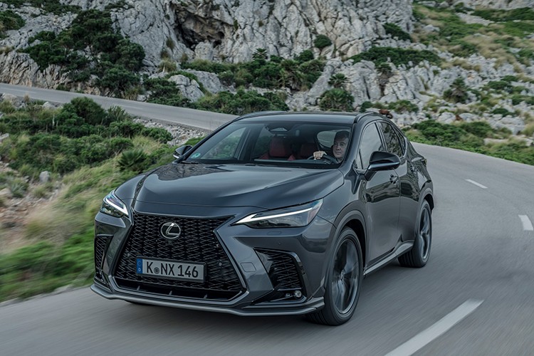 Lexus Güvenilirlikte Bir Numara Olmaya Devam Ediyor