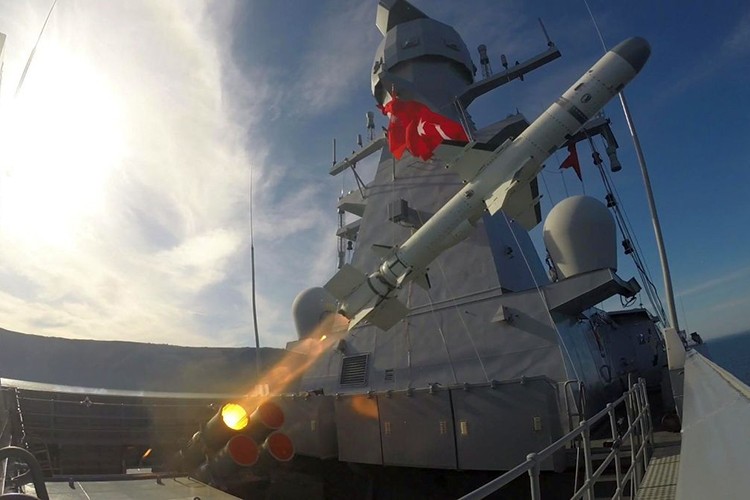Türk donanmasına yerli füzeler