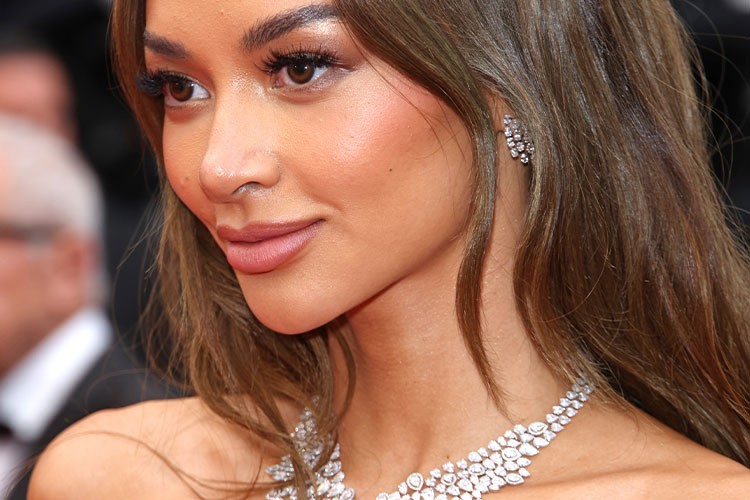 Messika 77. Cannes Festivali Açılış Töreni Kırmızı Halısında Göz Alıcı Anlar Yarattı