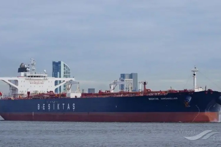 Türk tankerine boğaz açıklarında iİHA isabet etti