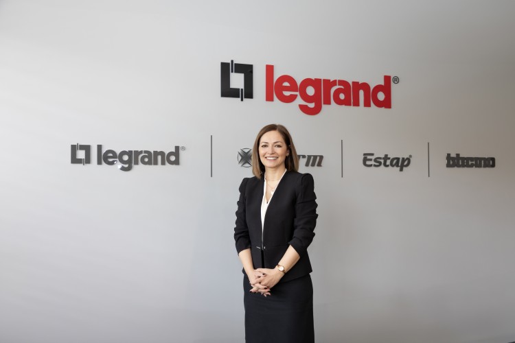 LEGRAND TÜRKİYE GRUBU'NUN KADIN ÇALIŞAN ORANI YÜZDE 50
