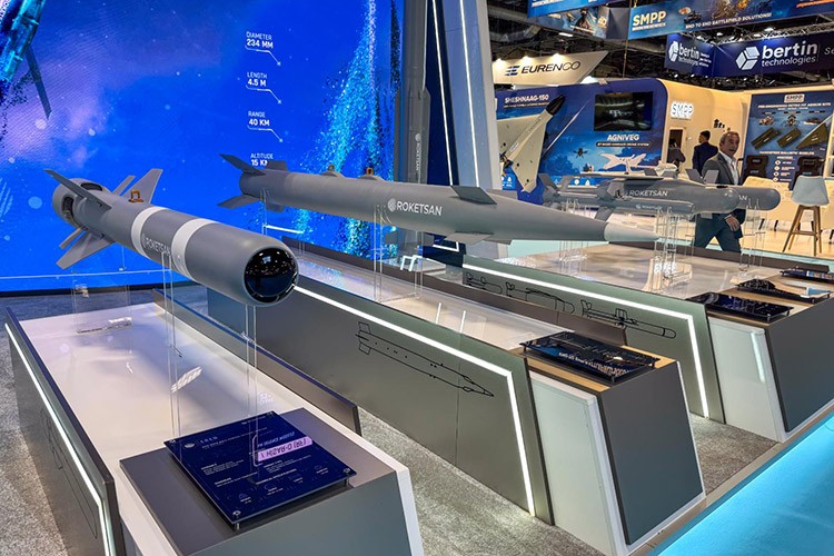 ROKETSAN, ileri teknoloji savunma sistemleriyle Paris'te sahneye çıktı