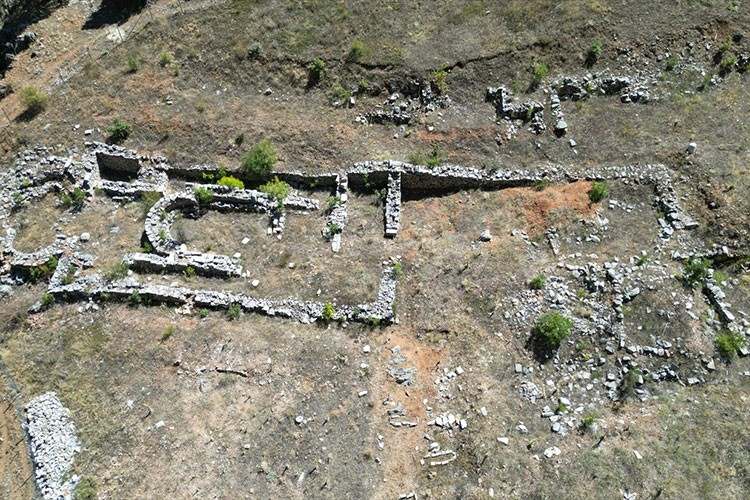 Tarihi manastır Bizanslıların inanç ve sosyal yaşamından izler barındırıyor